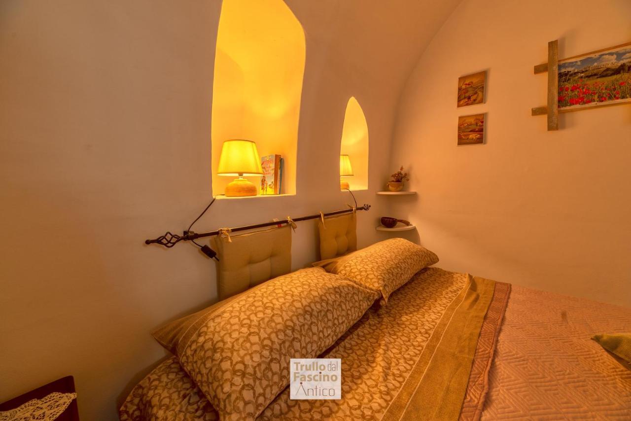 Trullo Dal Fascino Antico Villa Locorotondo Exterior foto