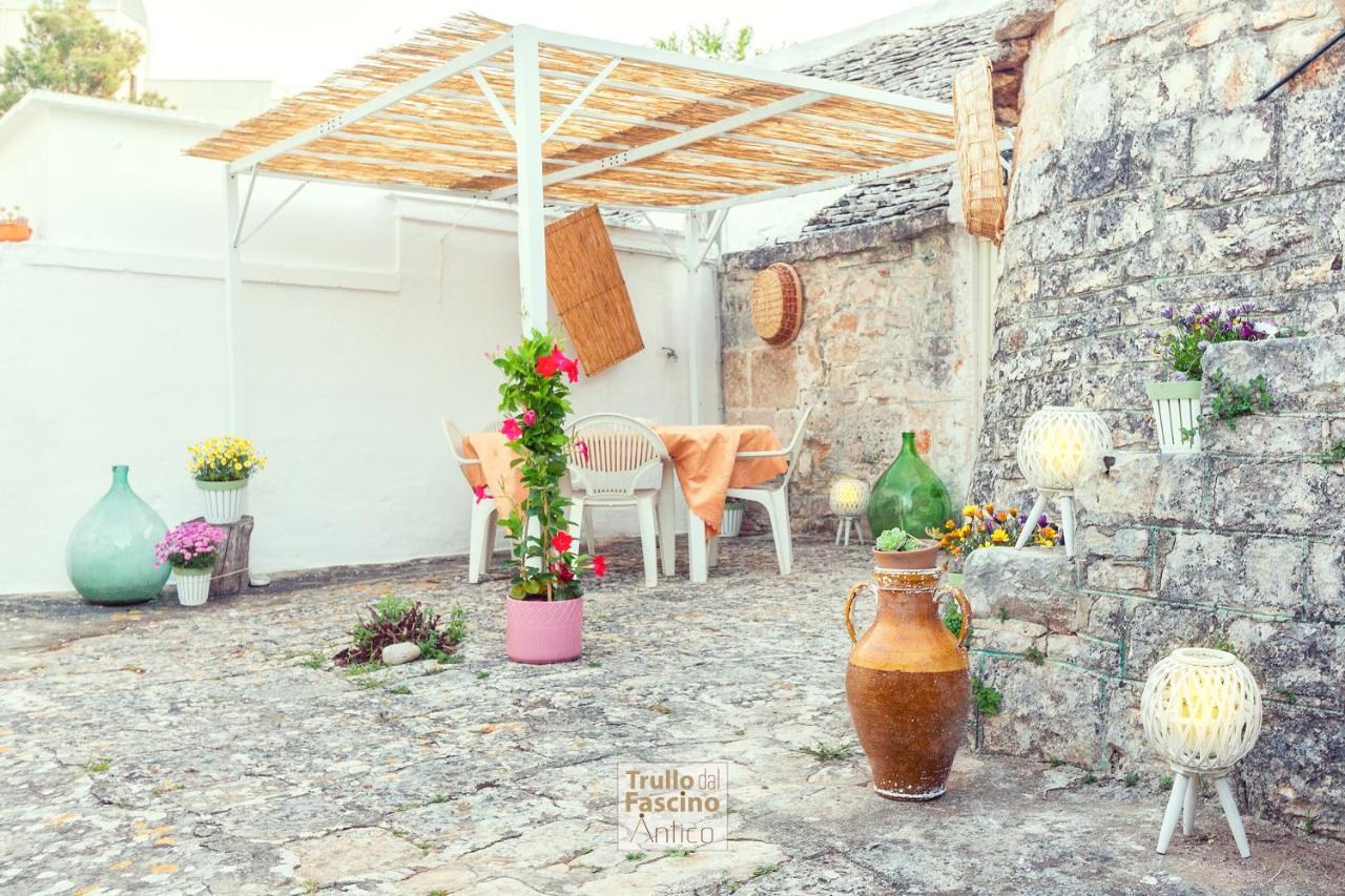 Trullo Dal Fascino Antico Villa Locorotondo Exterior foto
